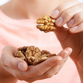 Полезная еда орехи